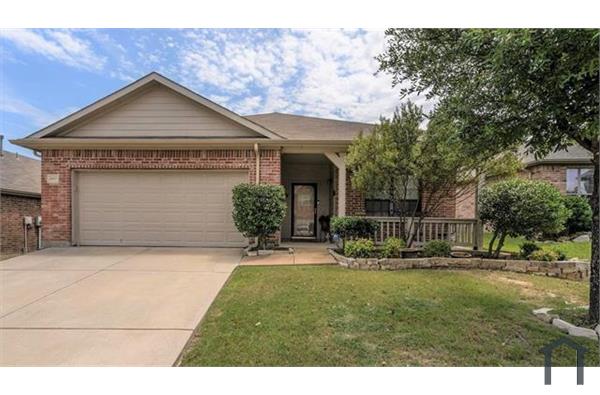 3 Bedroom Single Family House 8957 Silent Brook Ln in Fort Worth, TX ...