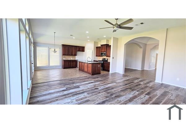 4 Bedroom Single Family House 2414 Winding Creek Dr in Fresno, TX 77545 ...