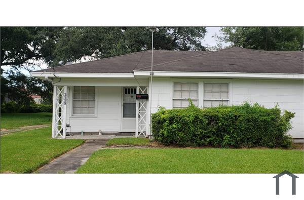 1 Bedroom Townhouse 2558 Broadway St in Beaumont TX