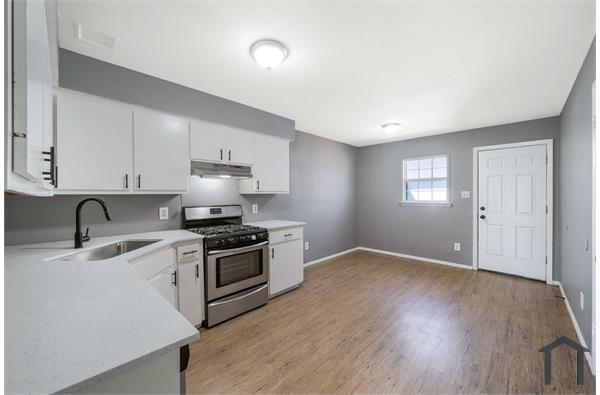 2 Bedroom Townhouse 4900 E Stassney Ln in Austin, TX 78744 ...