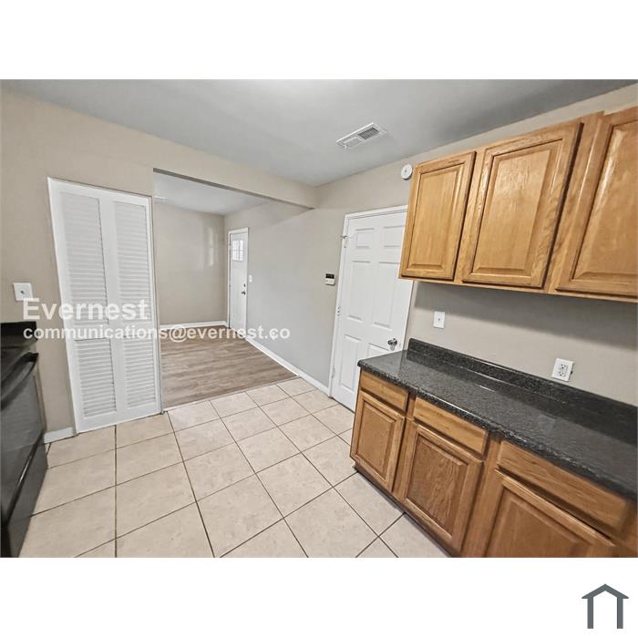 252 Meadowdale Ave