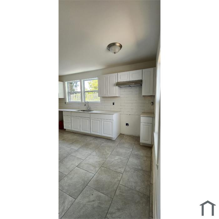 1801 Mountain Dr