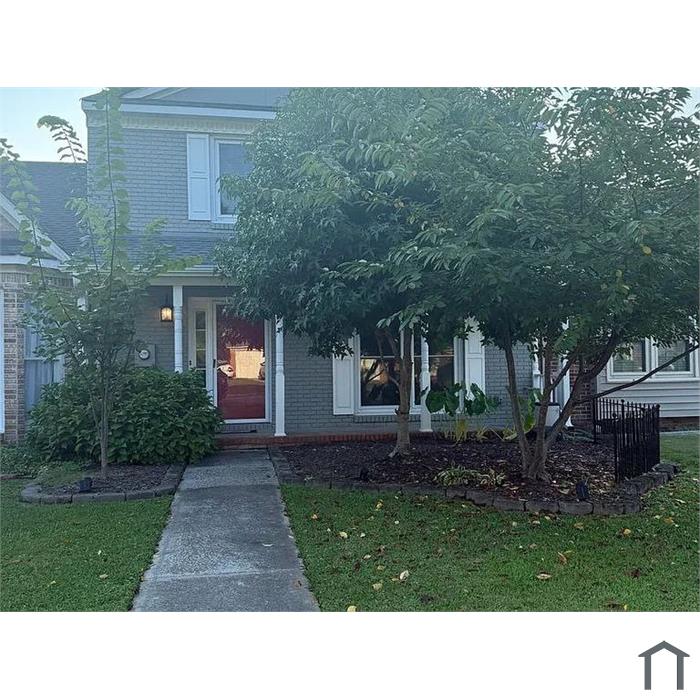 1820 E Brownstone Ct SW