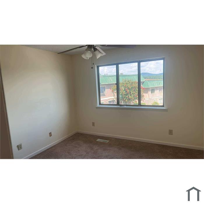 2225 Golf Rd SW