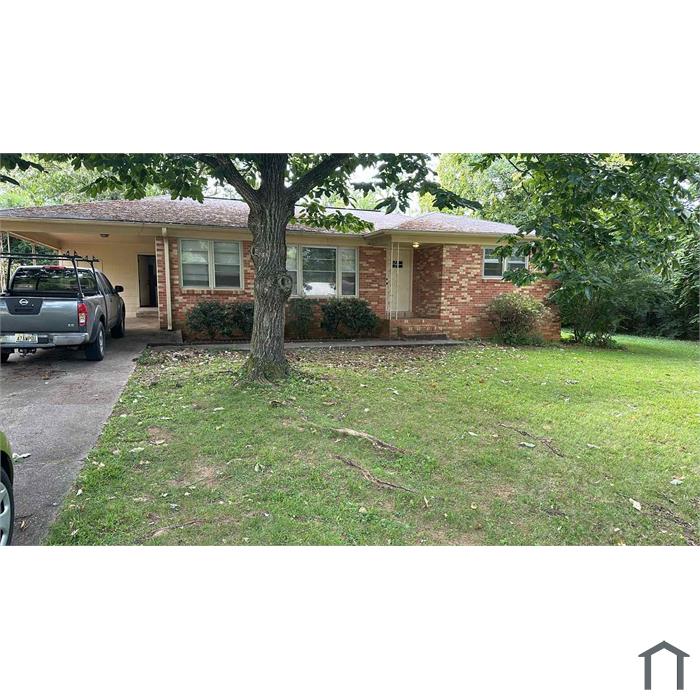1622 Hampton Rd NW
