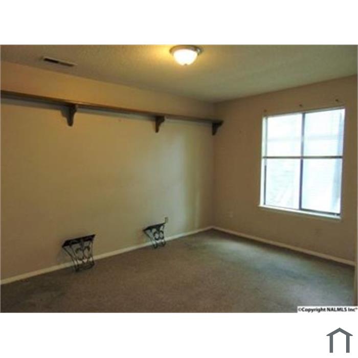 1103 Julia St NW
