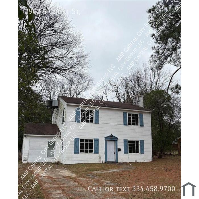 Charming Renovated 6-Bedroom Single-Family Home in Montgomery, AL
