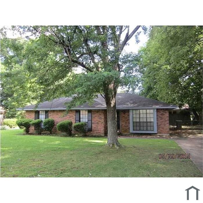 2740 Chevy Chase Dr