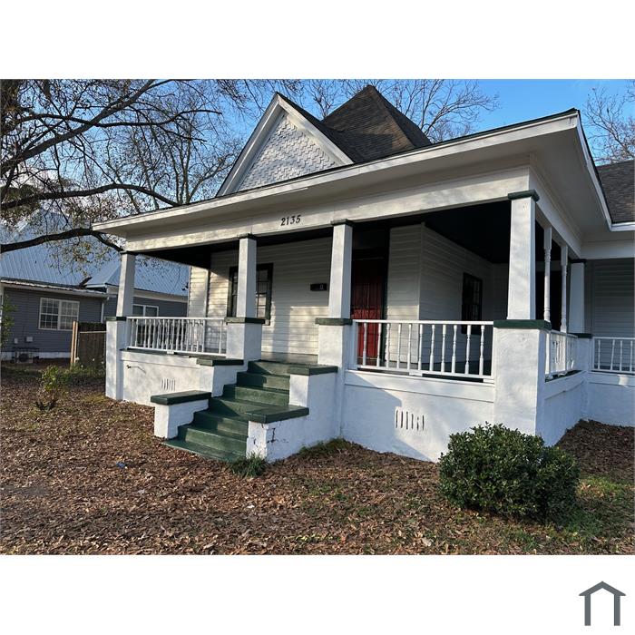 2135 Highland Ave