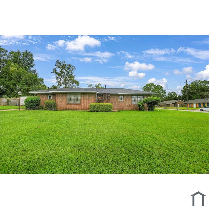 5302 Connie Cir