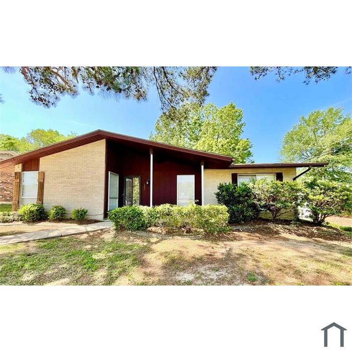 1300 Zephyr Hills Dr