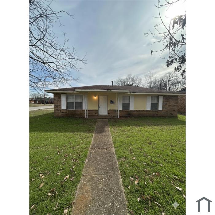 940 Pebblebrook Dr