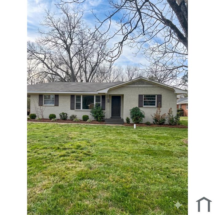 1388 Adrian Ln