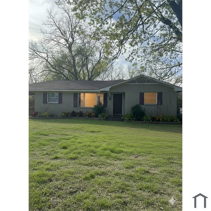 1388 Adrian Ln