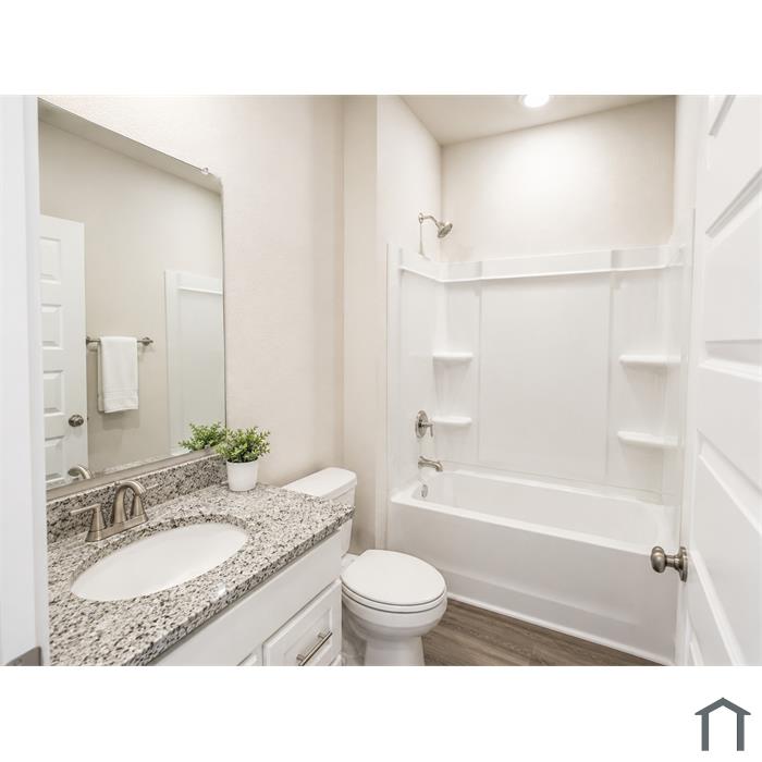 13752 Logan Pl
