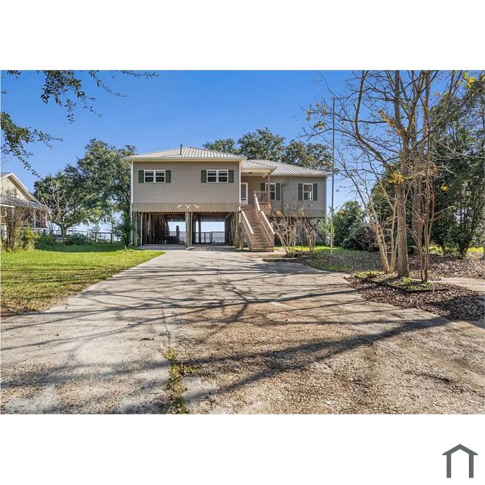 3917 Bay Front Rd