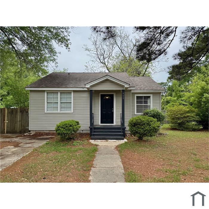 900 Courtney St