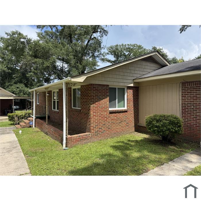 727 E Salvia St