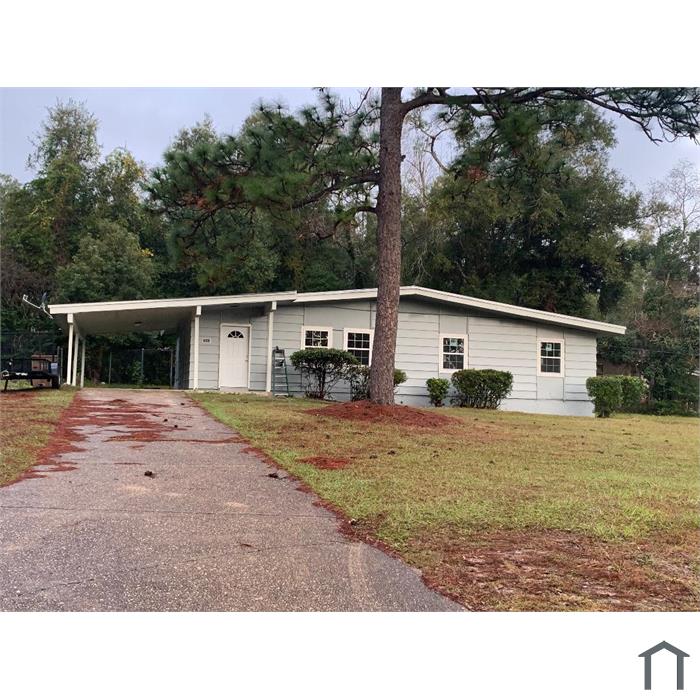 2001 La Pine Dr