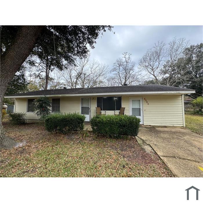 4734 Clarendon Dr
