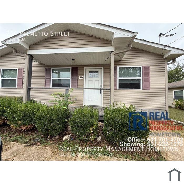 Spacious 4-Bed, 2-Bath Home with Fenced Yard in Hot Springs