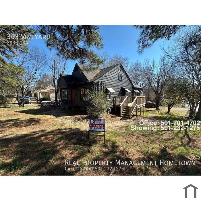 Great Duplex In The Middle Of Town!
