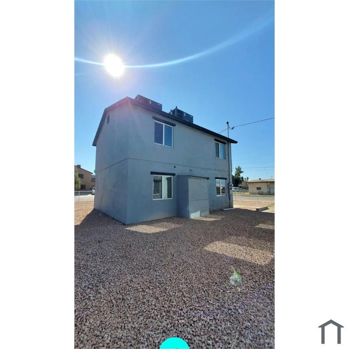 1146 W Apache St