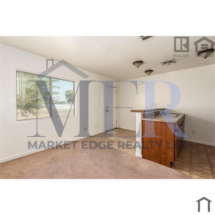 1702 W Yuma St