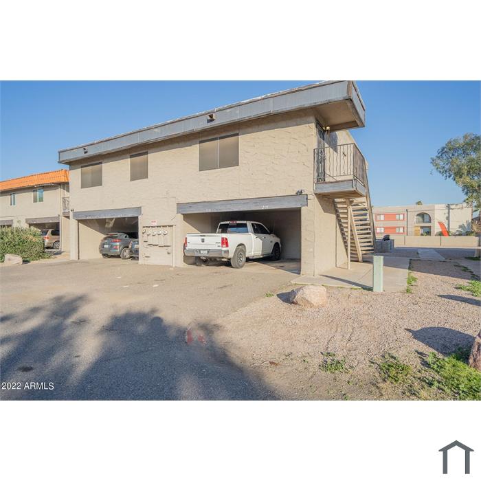 1209 N 47th Pl