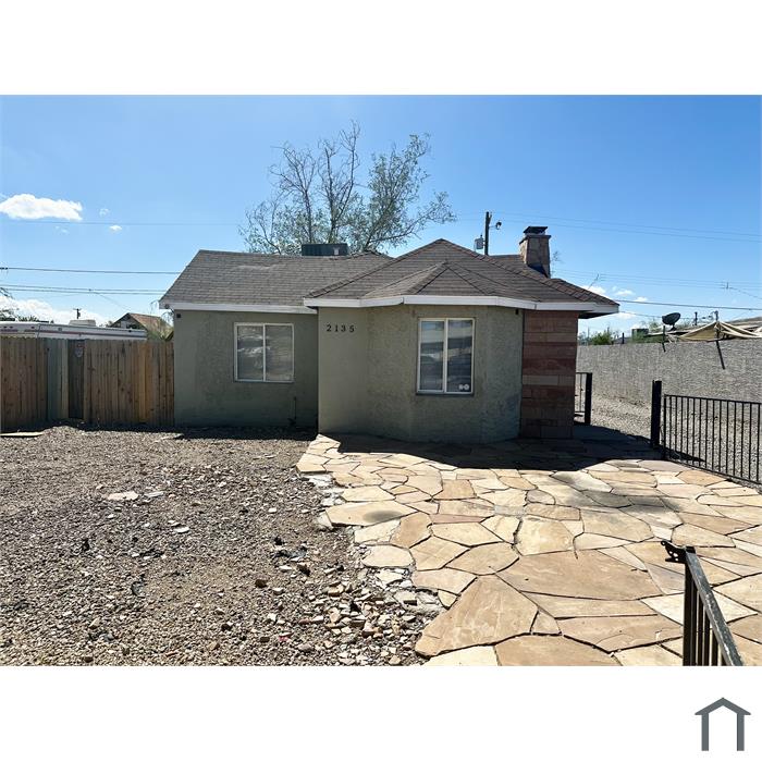 2135 W Hadley St