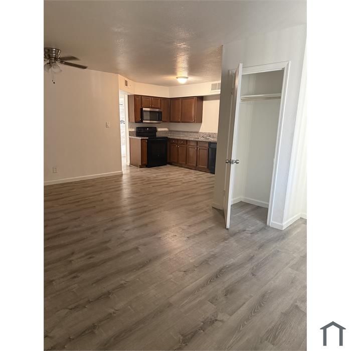 S&T Plaza Apartments