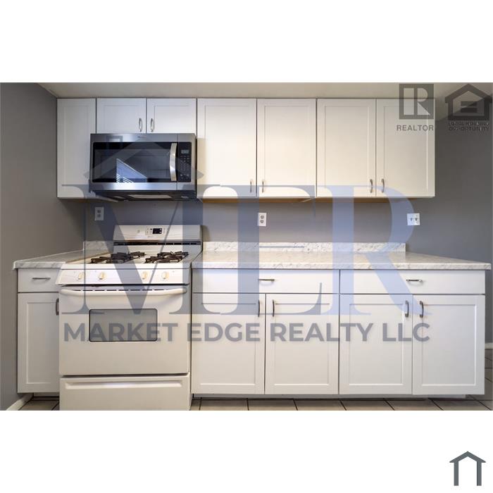 1520 W Sahuaro Dr