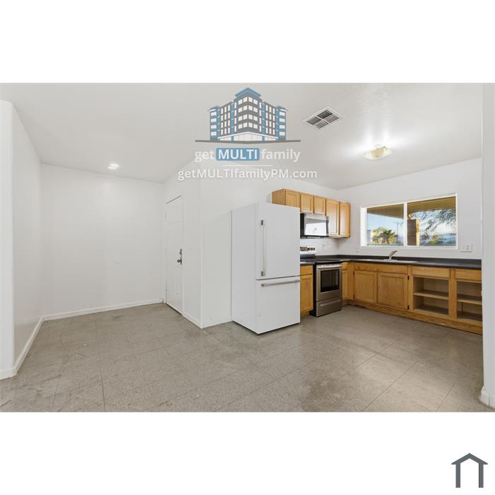 1228 E Apache St