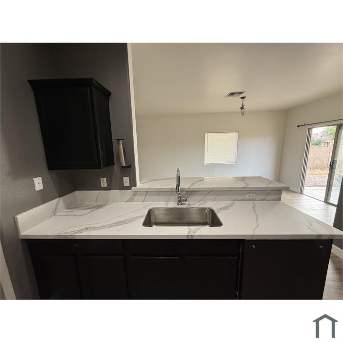 2202 N 92nd Gln
