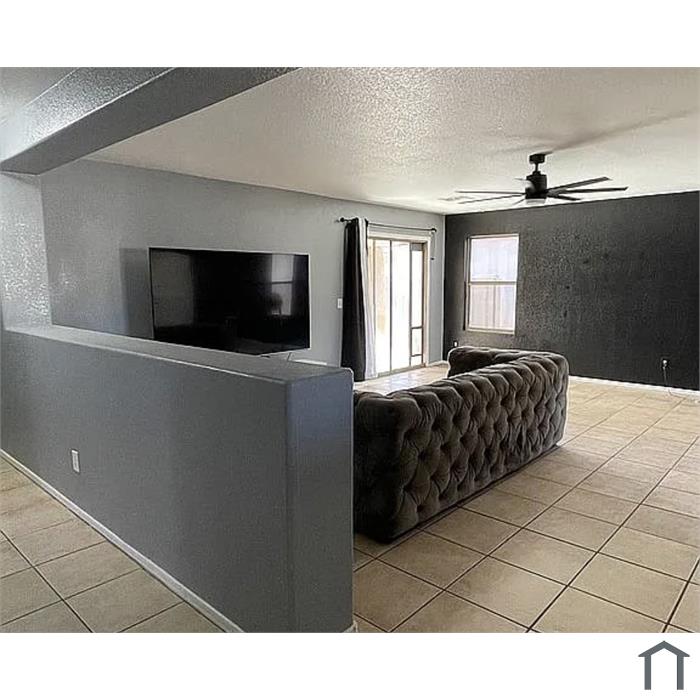 629 W Jardin Dr