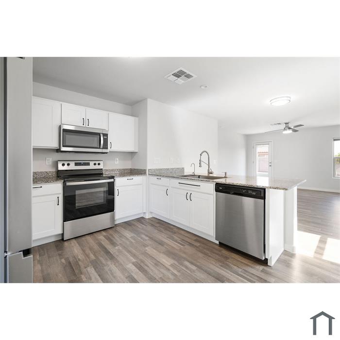 985 W Palo Verde Ave