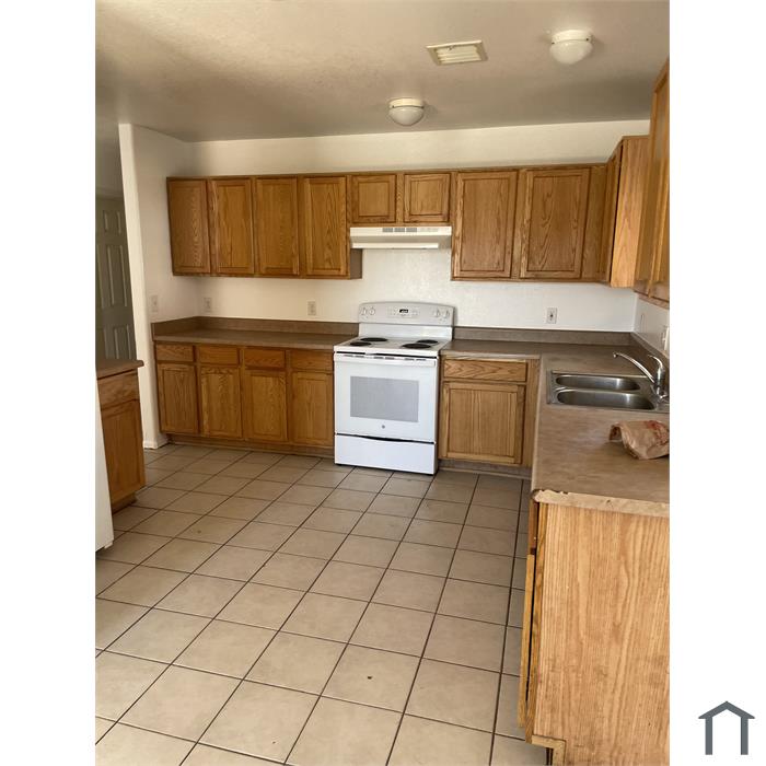 110 S Apache Ave
