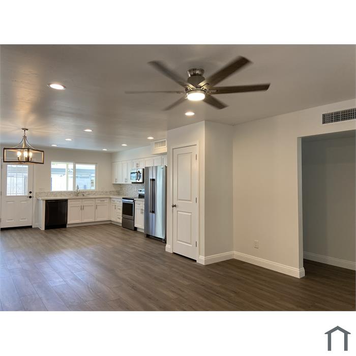 2245 W Carson Dr
