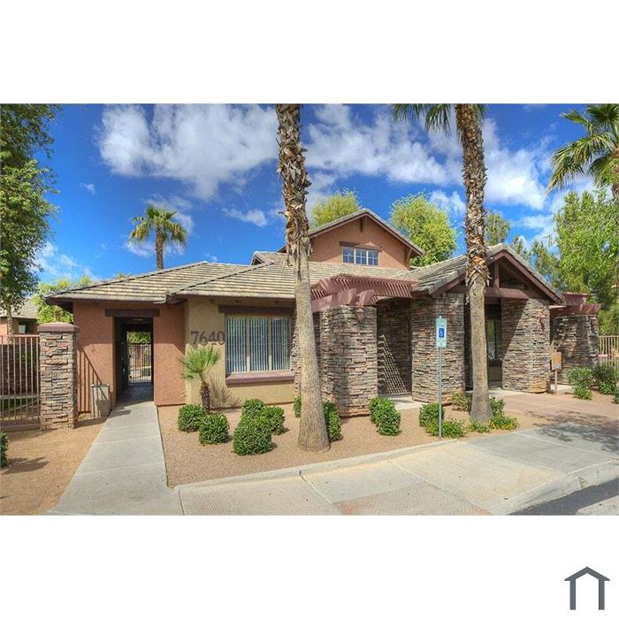 San Clemente Apartments 