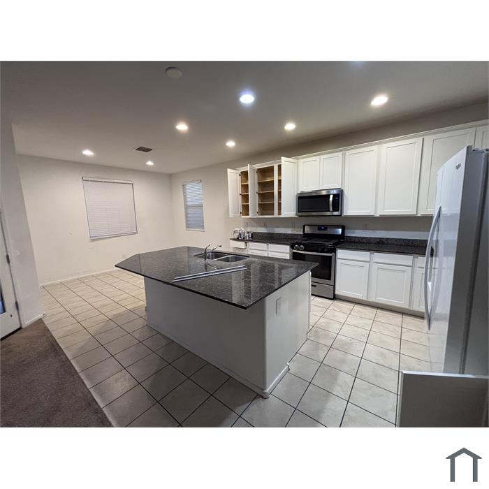 5439 W Leodra Ln