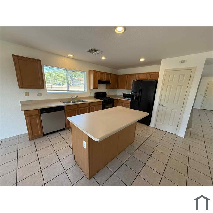 13735 E Shadow Pines Ln