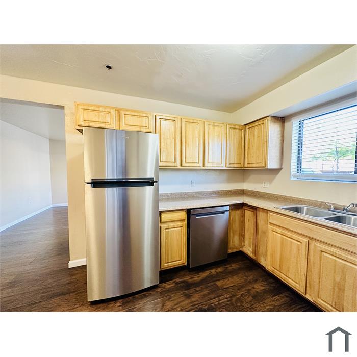 309 W Elm St