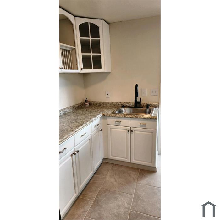 525 E Navajo Rd