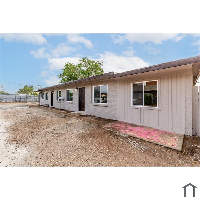 231 W Jacinto St