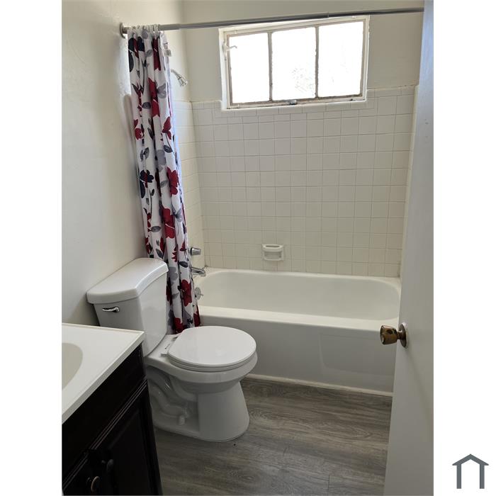 626 W Santa Paula St