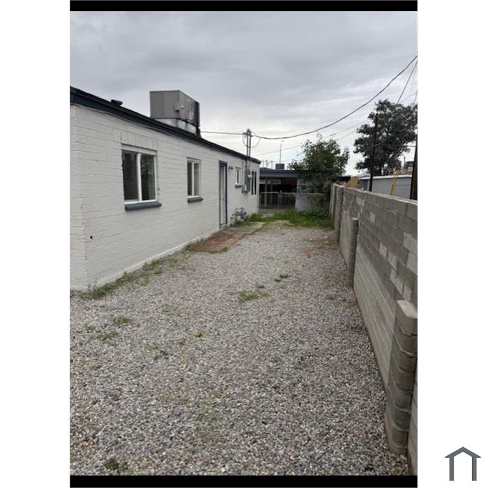 2113 E Sunland Vis