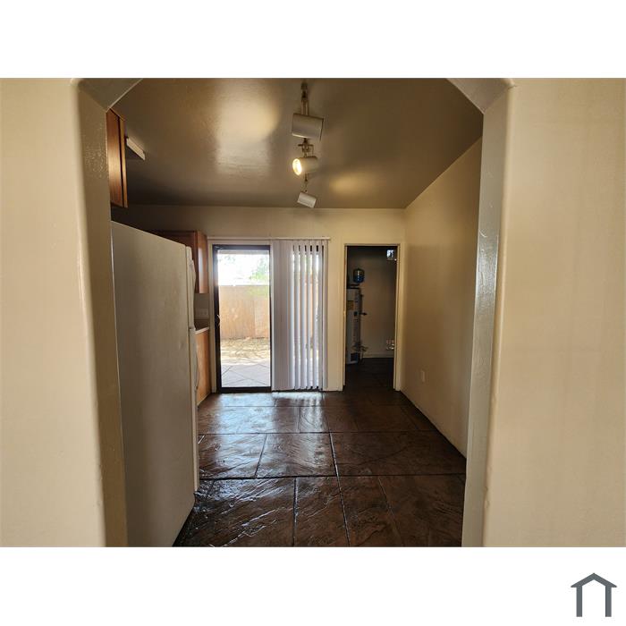 3118 E Blacklidge Dr