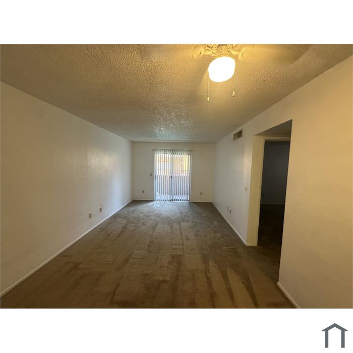 1810 E Blacklidge Dr