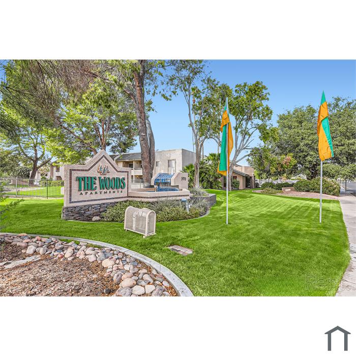 The Woods at Midvale Park