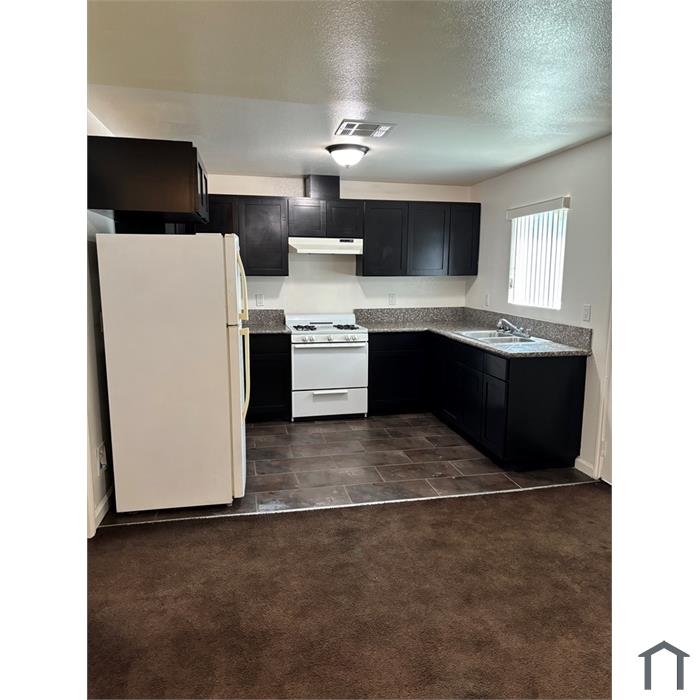 656 1/4 E 87th Place Los Angeles CA 90002